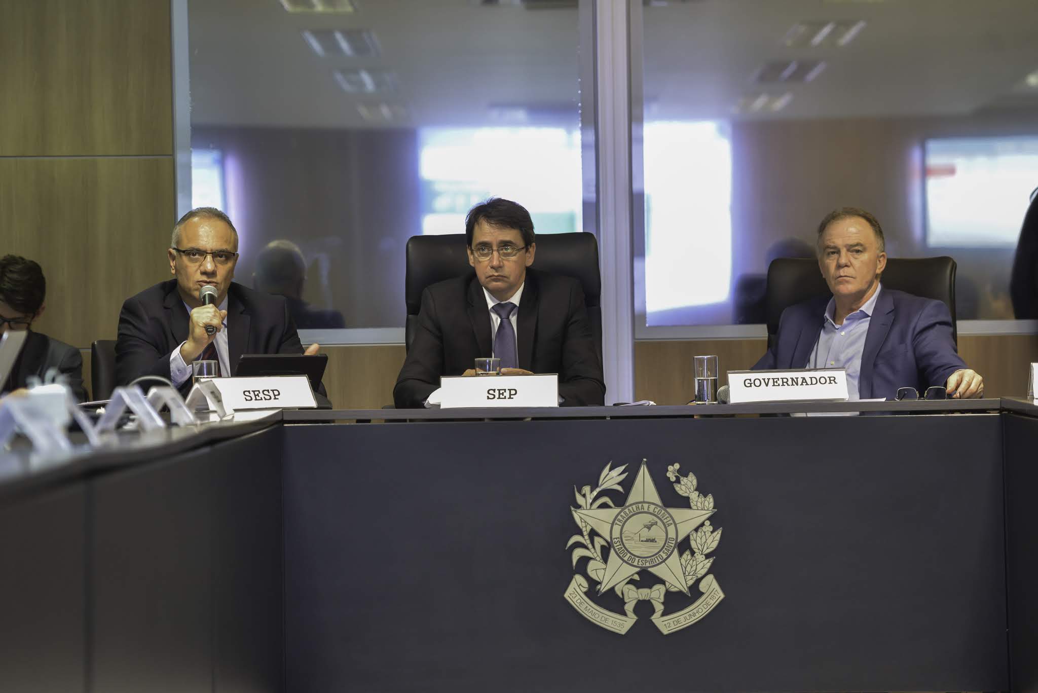 12.06 - Estado Presente