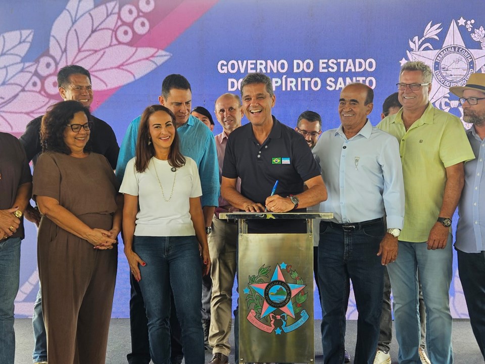 pavimentação de rodovia|||Fotógrafo:Hélio Filho/Secom